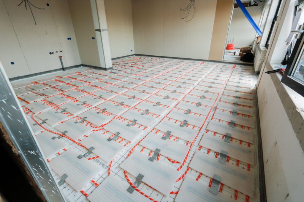 1f46b543-63e4-4a58-8c51-859bdeca2d18